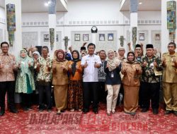 SK Pensiun Resmi Diserahkan Wali Kota Cirebon