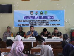 Musdes RKPDes 2025, Bhabinkamtibmas: Dukung Program Pembangunan di Desa Sukamukti