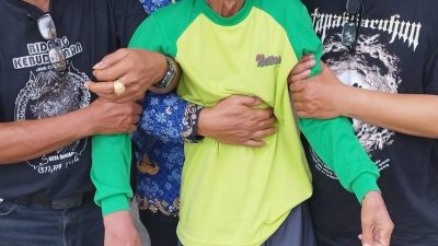 Masyarakat Ikuti Prakarsa “Tim Ngaji Budaya Kota Banjar” Peduli Kepada Engkus Tumaritis yang Tengah Derita Sakit Stroke