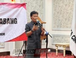 Prosesi Pelantikan Pengurus PGRI Kota Cirebon, Wali Kota Dorong Kualitas Pendidikan