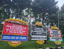 “Menteri Koboi” Tuai Papan Bunga Protes dari Masyarakat, Cukai Rokok Batal Naik