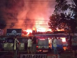 Area Sekitar RS TNI AL Jadi Lautan Api, Kobaran Api Guncang Kota Bitung Sulut