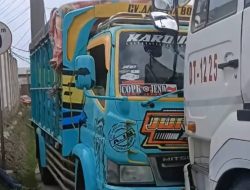 Laka Lantas Dua Truck Besar Adu Kuat Tabrakan, Gegara Emosi Sesaat Sopir