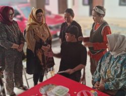 Para Srikandi TP Sriwijaya Serahkan Bantuan untuk Pembelian Sepatu AFO bagi Riziq Alyazid di Rumah Singgah Qalista, Depok