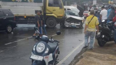 Diduga Truk Kontainer Mengalami Rem Blong, Kecelakaan Beruntun di Exit Tol Bawen