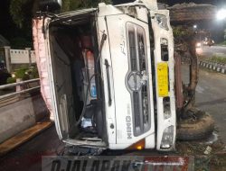 Truk Terguling di Gombel Baru, Sopir Tewas di Tempat, Melawan Arus Melawan Takdir