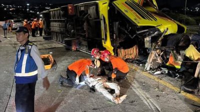 15 Nyawa Melayang Akibat Bus PO Cahaya Trans Terguling di Exit Tol Krapyak