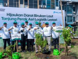 Tema “Hijaukan Daratan, Birukan Laut – Tanjung Perak Asri, Logistik Lestari.”, Pelindo Sub Regional Jawa Gelar Tanam 5.000 Pohon Serentak